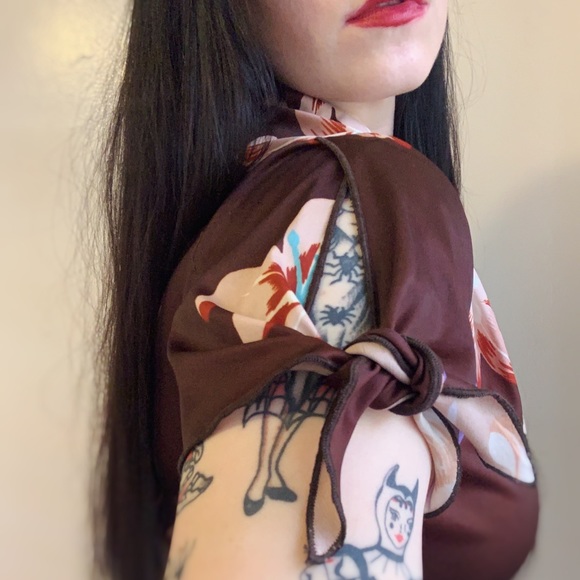 Vintage 1970’s tiger lily print two piece blouse and skirt set - Picture 3 of 4